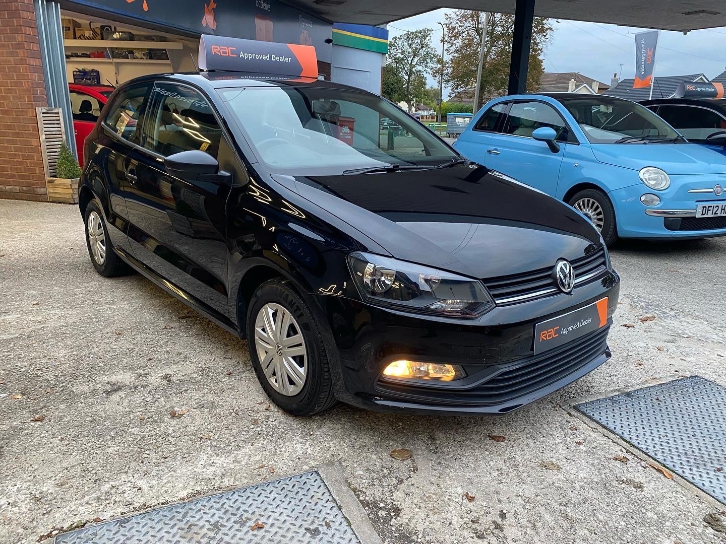 Used Volkswagen Polo 2017 for sale - 76355370: Photo 4
