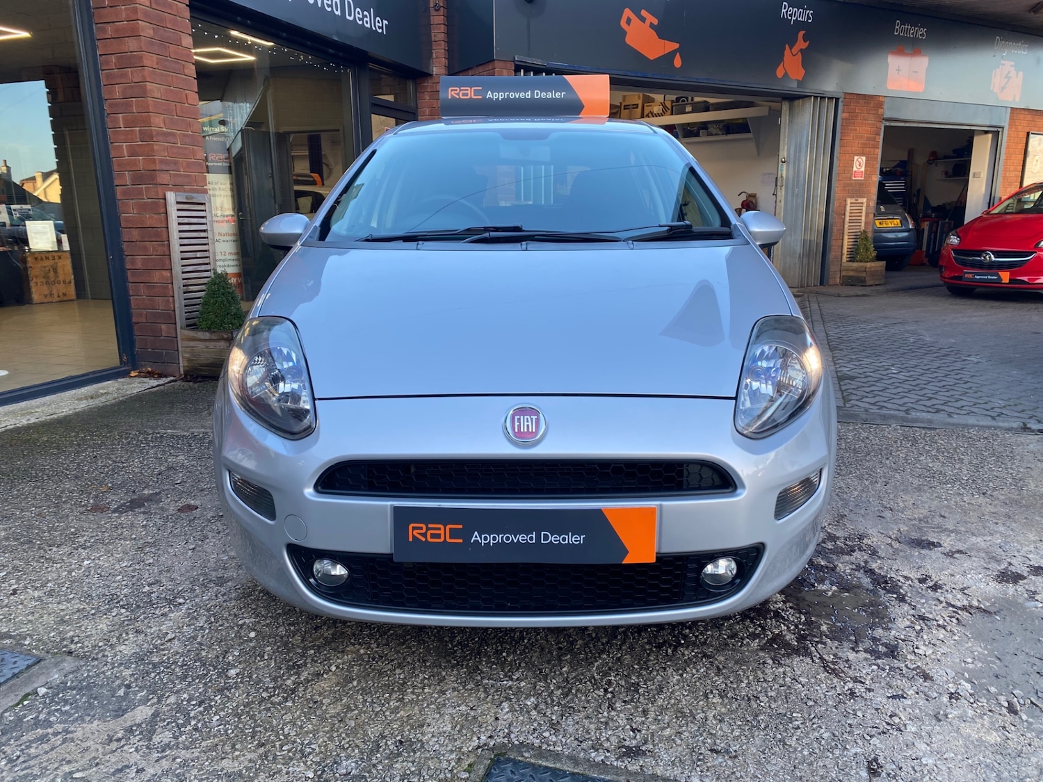 Used Fiat Punto 2014 for sale - 76931137: Photo 3