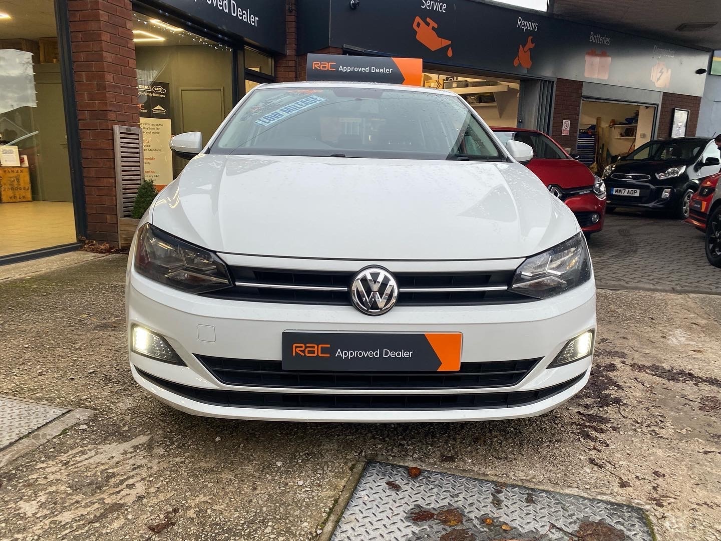 Used Volkswagen Polo 2018 for sale - 76844828: Photo 3