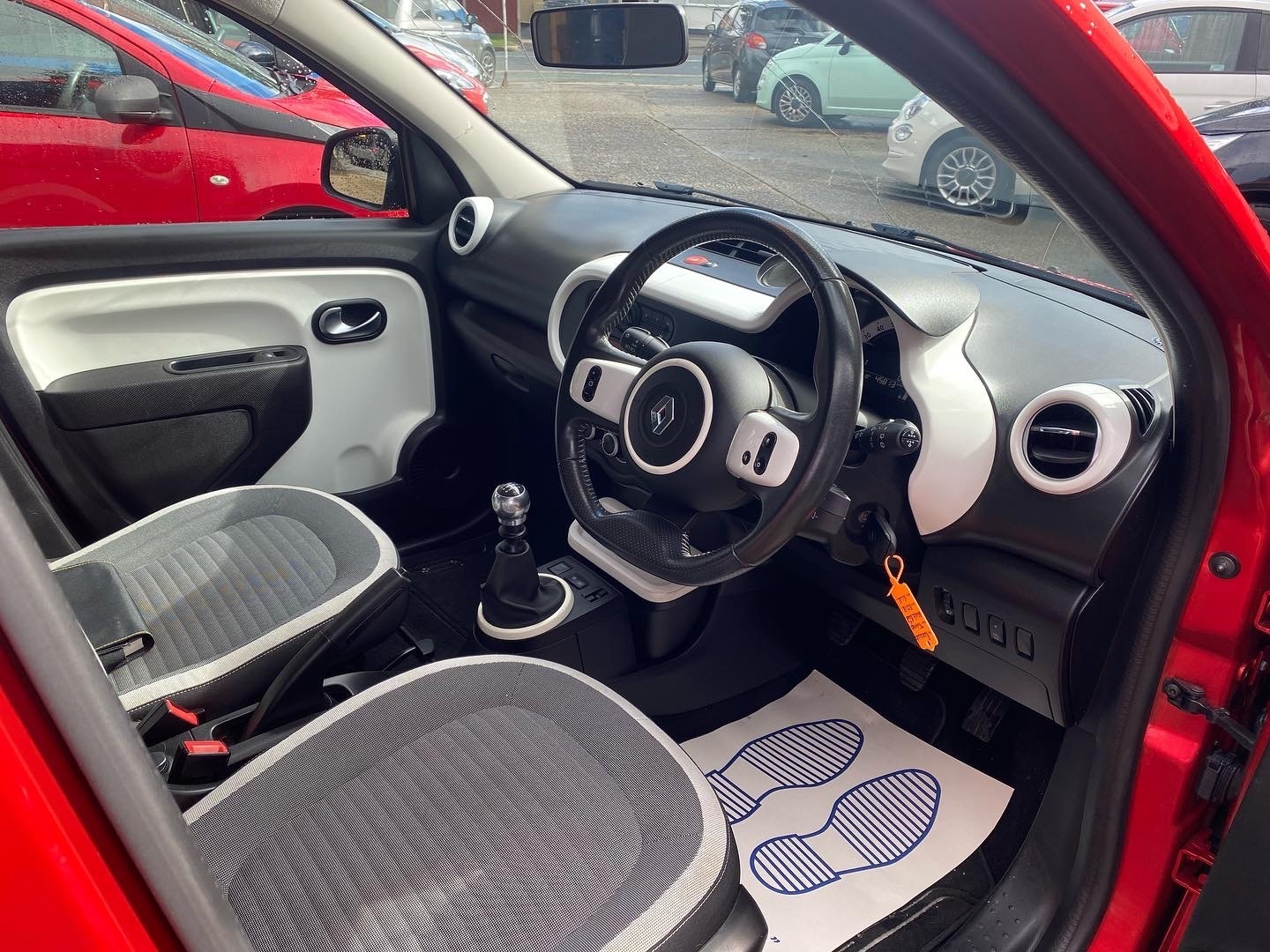Used Renault Twingo 2018 for sale - 76142680: Photo 5