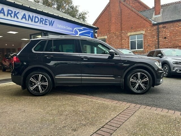 Used Volkswagen Tiguan 2017 for sale - 76253787: Photo 2