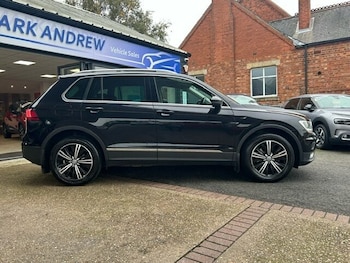 Used Volkswagen Tiguan 2017 for sale - 76253787: Photo 2
