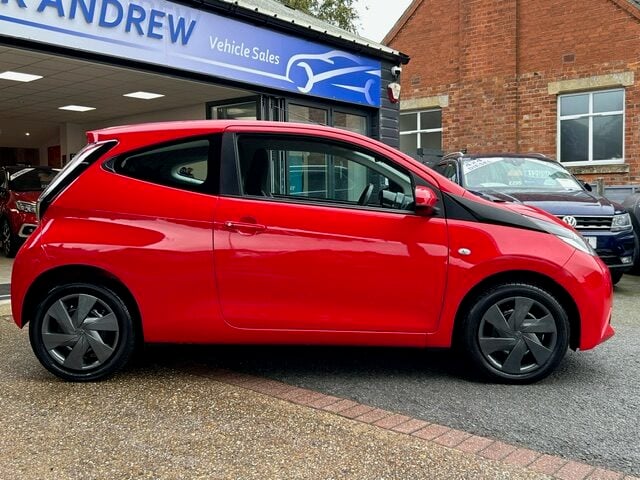 Used Toyota AYGO 2016 for sale - 76182559: Photo 2