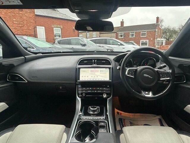 Used Jaguar XE 2018 for sale - 76518544: Photo 12