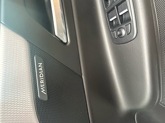 Used Jaguar XE 2018 for sale - 76518544: Photo 17