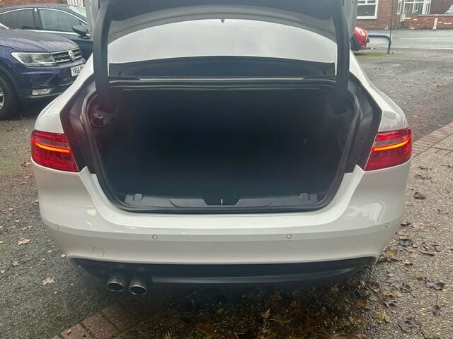 Used Jaguar XE 2018 for sale - 76518544: Photo 5