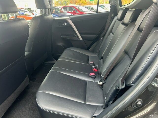 Used Toyota RAV4 2015 for sale - 76653846: Photo 11