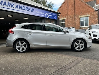 Used Volvo V40 2014 for sale - 79451271: Photo