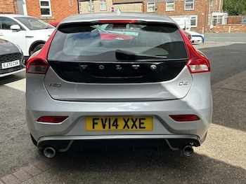 Used Volvo V40 2014 for sale - 79451271: Photo
