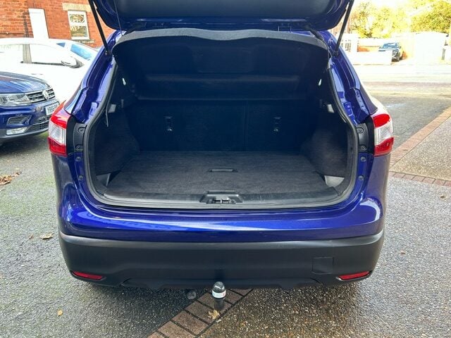 Used Nissan Qashqai 2014 for sale - 76495480: Photo 11