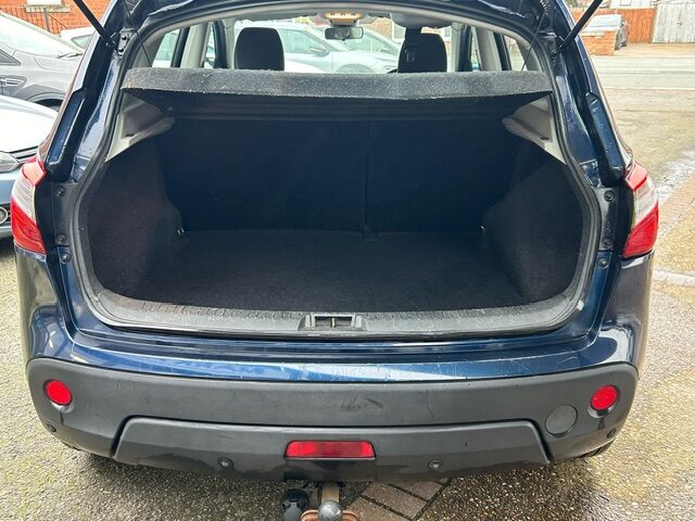 Used Nissan Qashqai 2012 for sale - 77776444: Photo 11