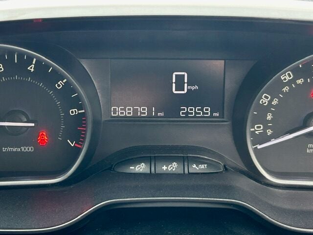 Used Peugeot 208 2015 for sale - 77846653: Photo 12