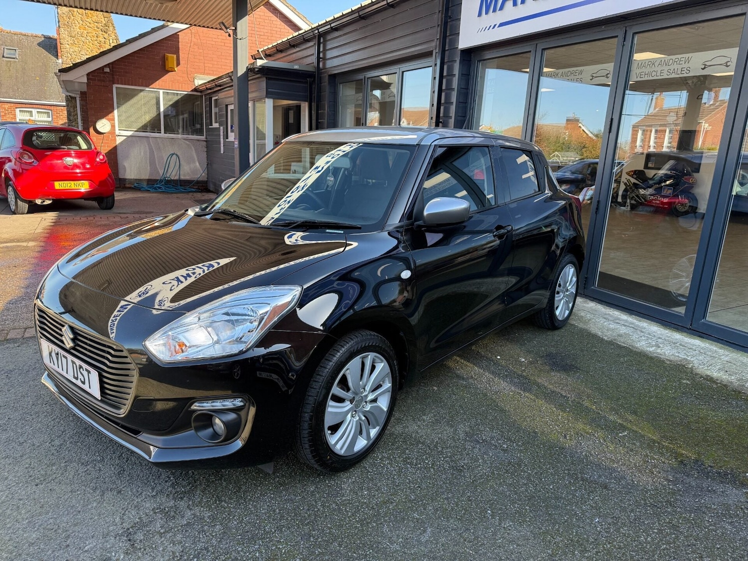 Used Suzuki Swift 2017 for sale - 77935819: Photo 3