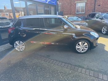 Used Suzuki Swift 2017 for sale - 77935819: Photo