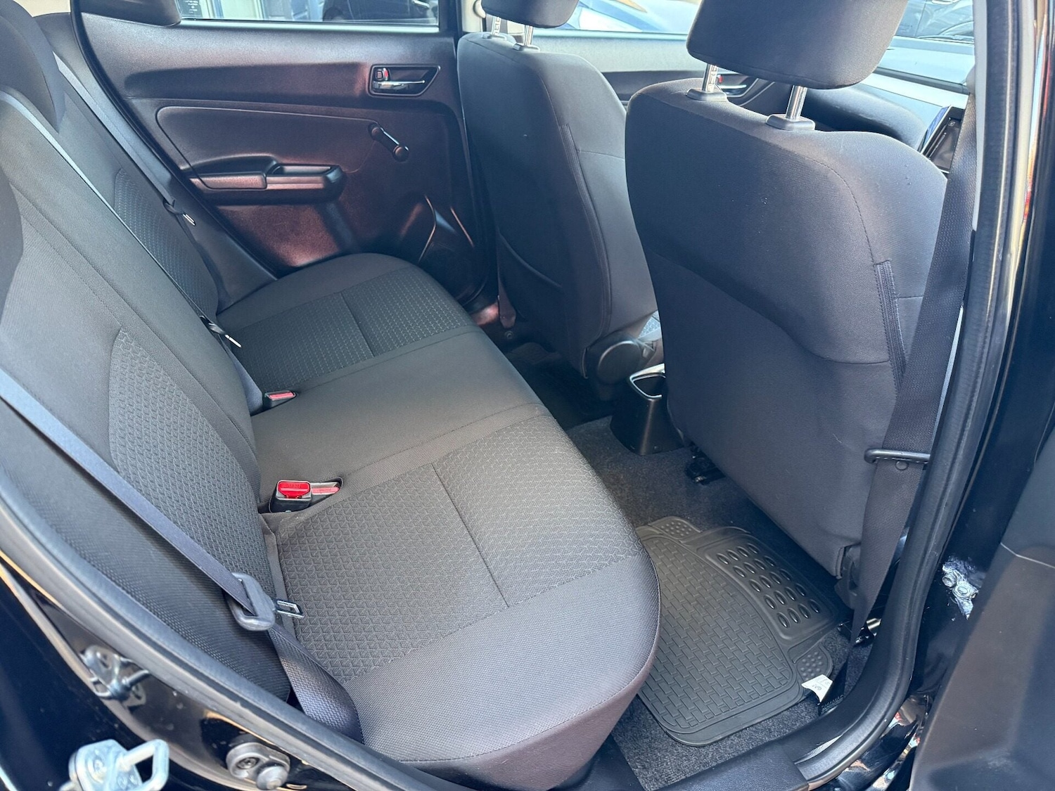 Used Suzuki Swift 2017 for sale - 77935819: Photo 9