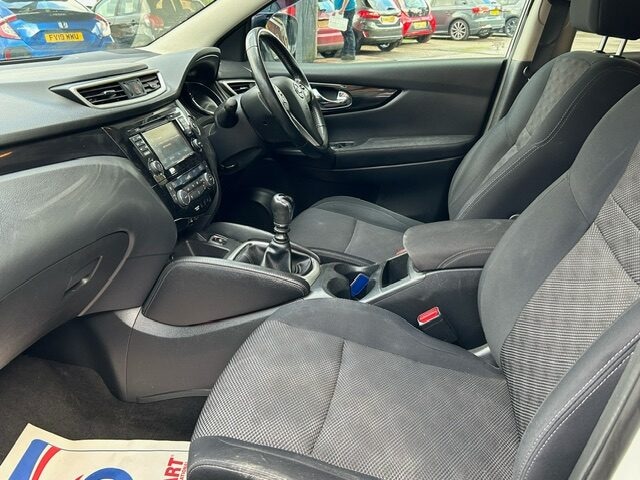 Used Nissan Qashqai 2015 for sale - 77260975: Photo 9