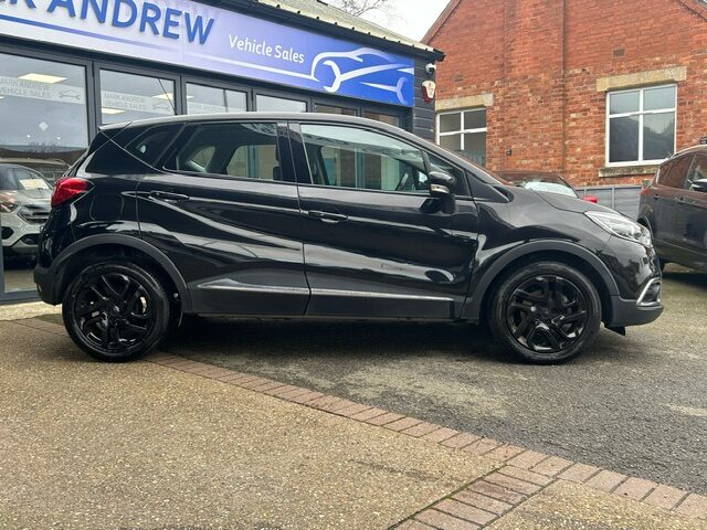Used Renault Captur 2017 for sale - 77873526: Photo 2