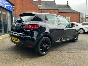 Used Renault Clio 2017 for sale - 77703320: Photo