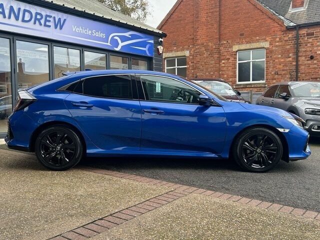 Used Honda Civic 2019 for sale - 76343819: Photo 2