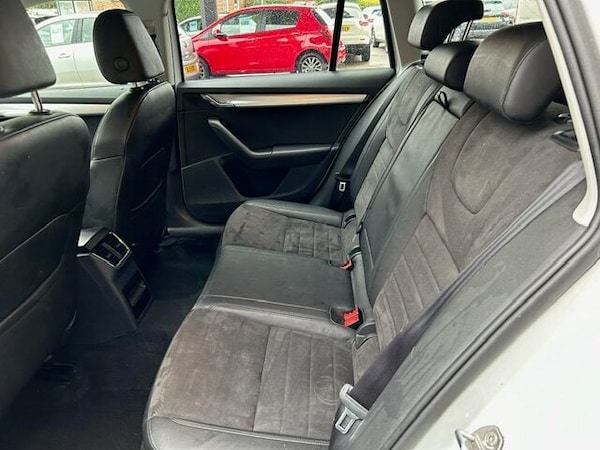 Used Skoda Octavia 2015 for sale - 76163882: Photo 11
