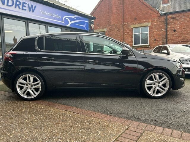 Used Peugeot 308 2014 for sale - 77171368: Photo 2