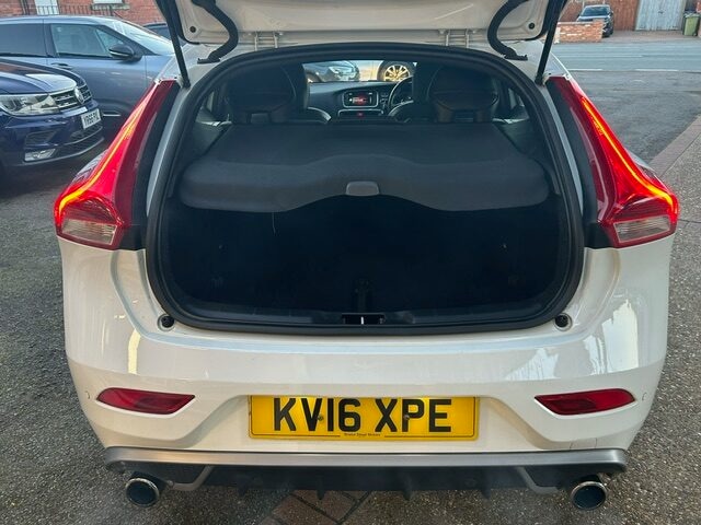 Used Volvo V40 2016 for sale - 76394961: Photo 5