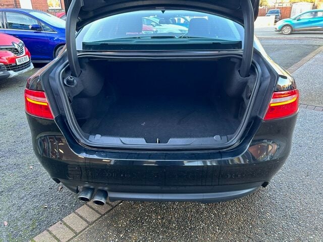 Used Jaguar XE 2016 for sale - 77312955: Photo 10