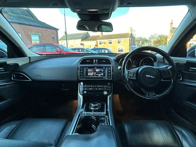 Used Jaguar XE 2016 for sale - 77312955: Photo 11