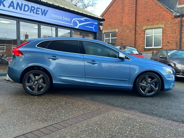 Used Volvo V40 2016 for sale - 77474675: Photo 2