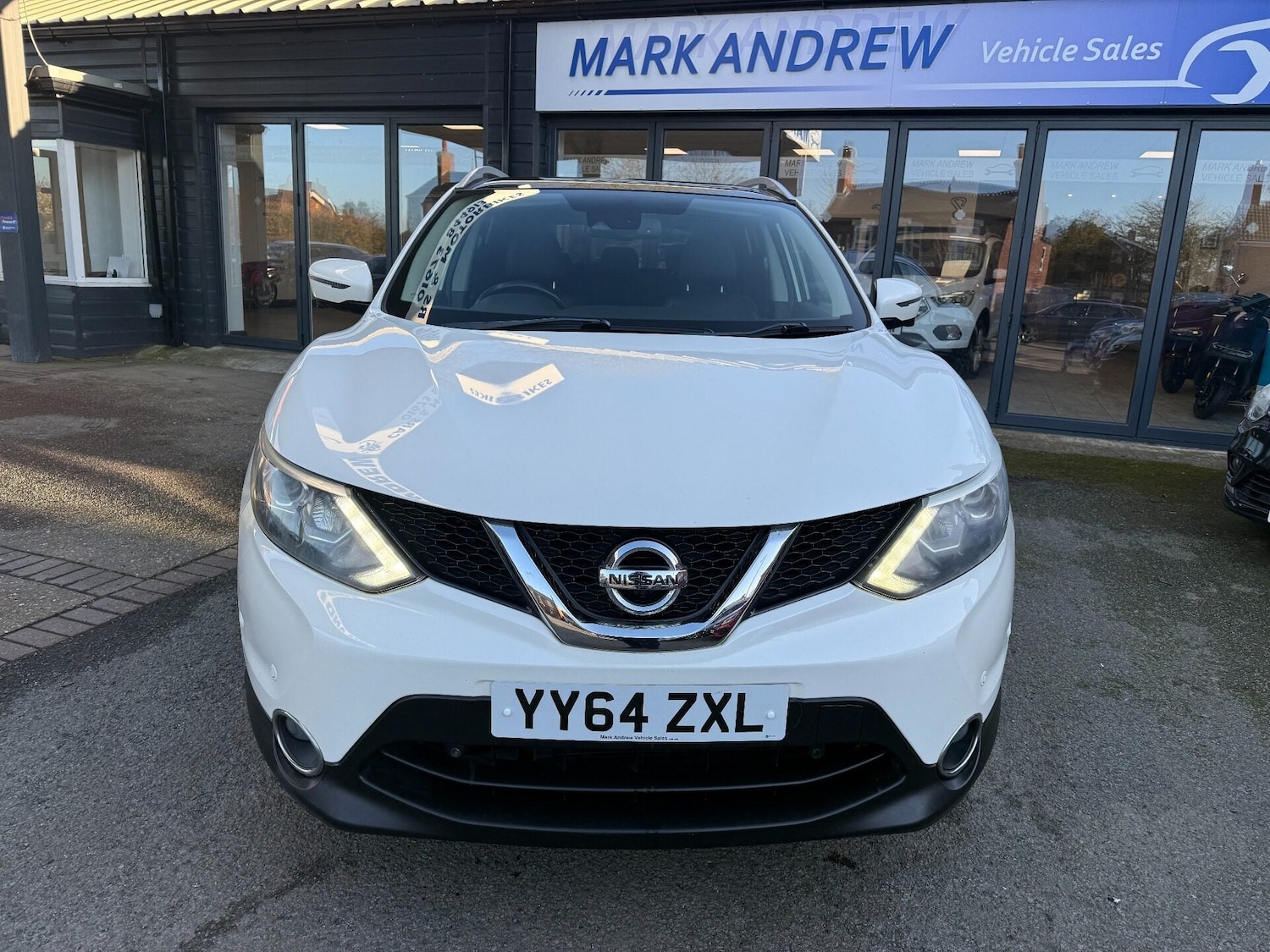 Used Nissan Qashqai 2015 for sale - 77919219: Photo 2