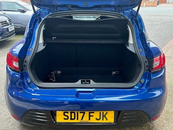 Used Renault Clio 2017 for sale - 76273628: Photo 5