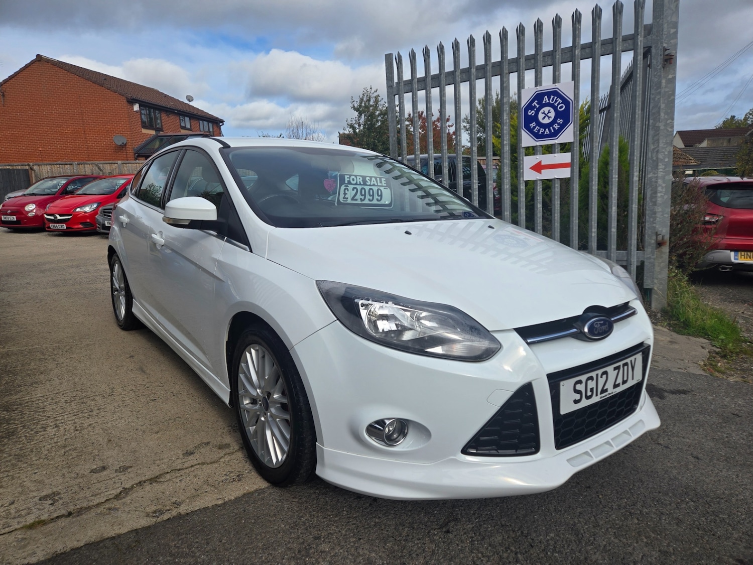 Used Ford Focus 2012 for sale - 76237305: Photo 2