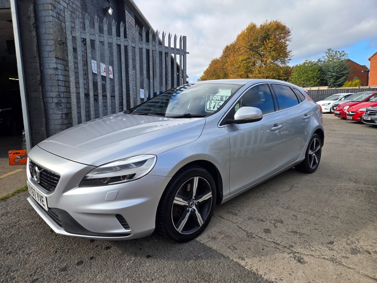 Used Volvo V40 2017 for sale - 76373626: Photo 1