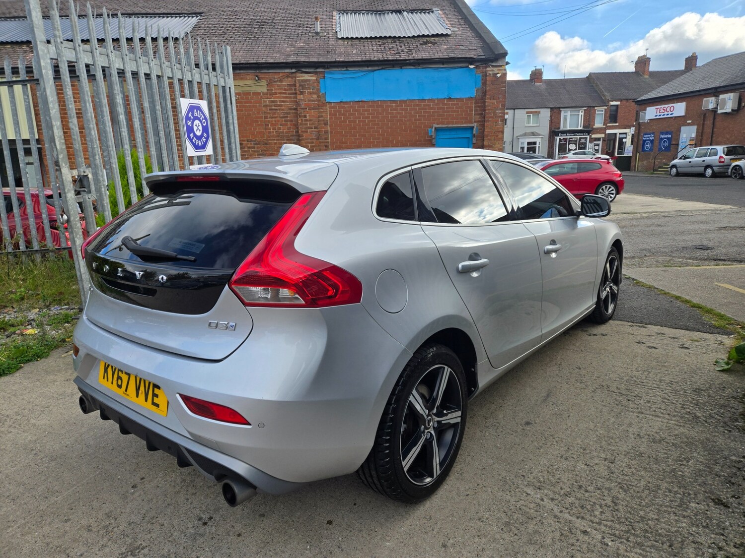 Used Volvo V40 2017 for sale - 76373626: Photo 10