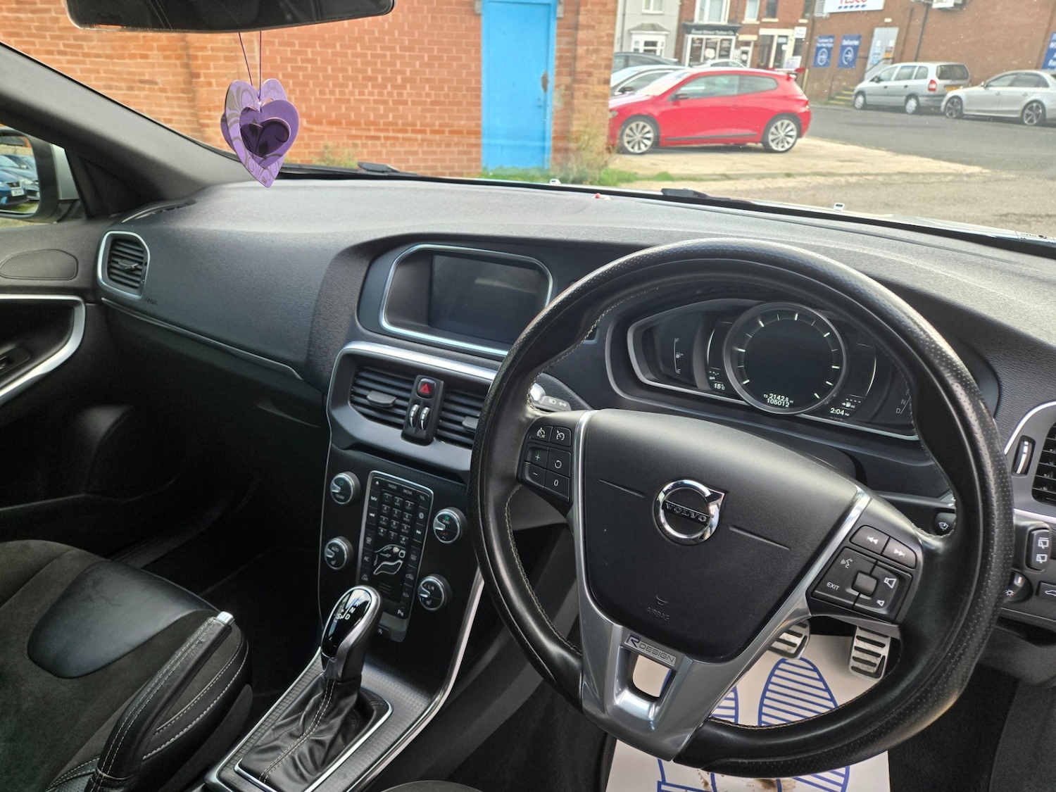 Used Volvo V40 2017 for sale - 76373626: Photo 11