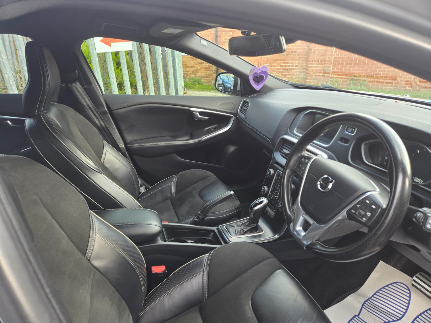 Used Volvo V40 2017 for sale - 76373626: Photo 12