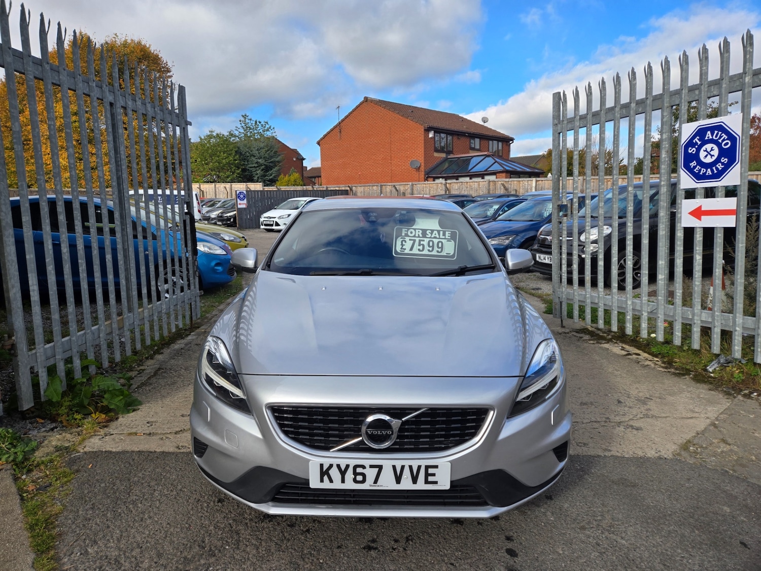 Used Volvo V40 2017 for sale - 76373626: Photo 4