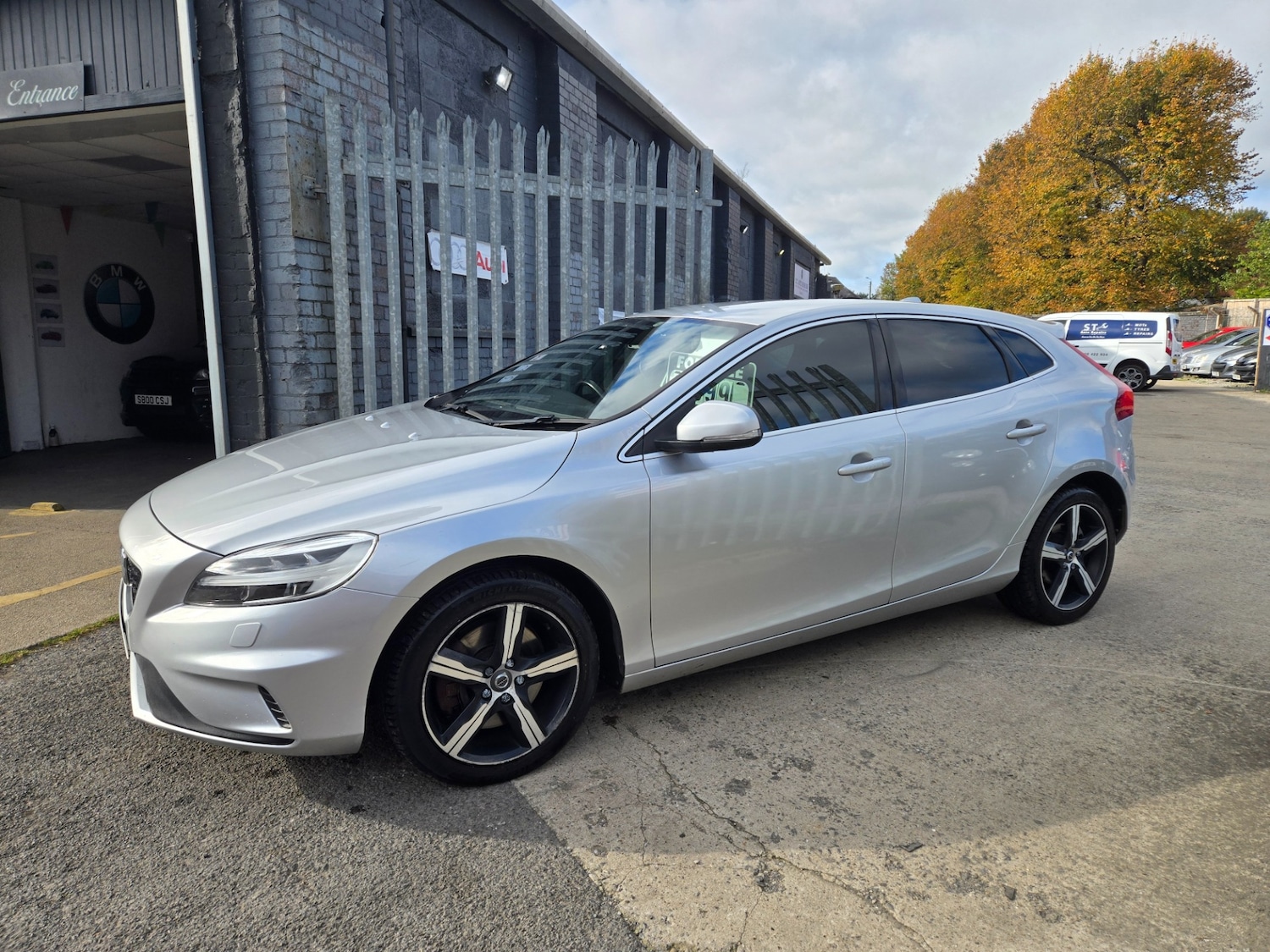 Used Volvo V40 2017 for sale - 76373626: Photo 5