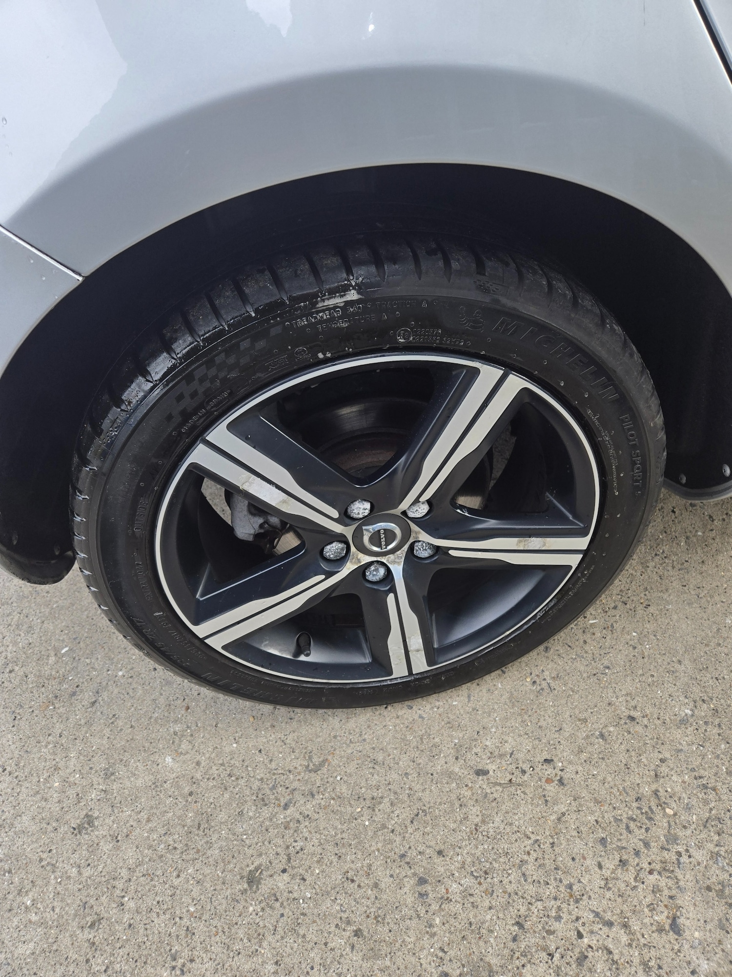 Used Volvo V40 2017 for sale - 76373626: Photo 9