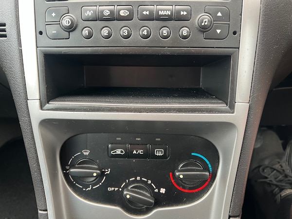 Used Peugeot 307 2002 for sale - 76022860: Photo 17