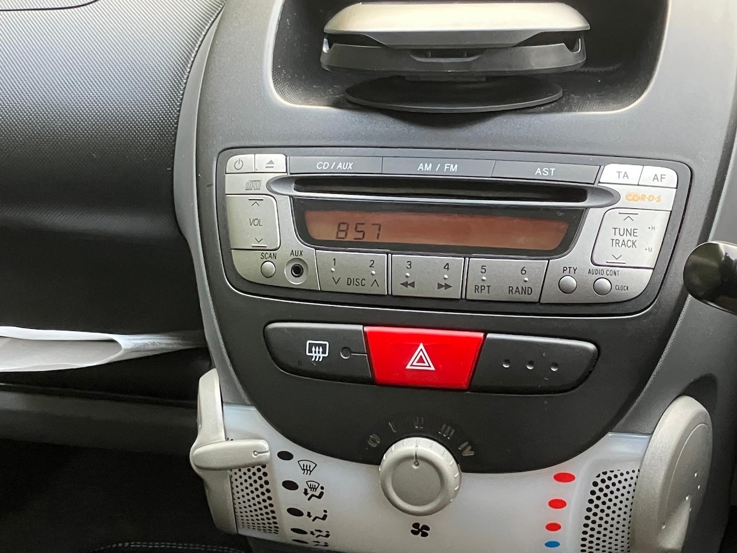 Used Toyota AYGO 2010 for sale - 76350667: Photo 9