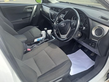 Used Toyota Auris 2013 for sale - 79158342: Photo