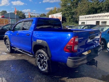 Used Toyota Hilux 2019 for sale - 76072368: Photo