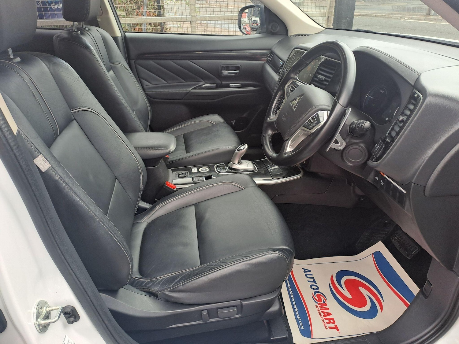 Used Mitsubishi Outlander 2017 for sale - 76043118: Photo 2