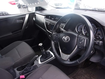 Used Toyota Auris 2013 for sale - 76953409: Photo