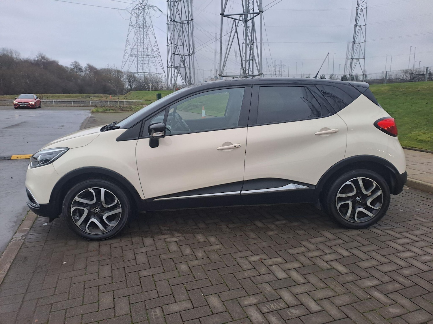 Used Renault Captur 2016 for sale - 77074140: Photo 3
