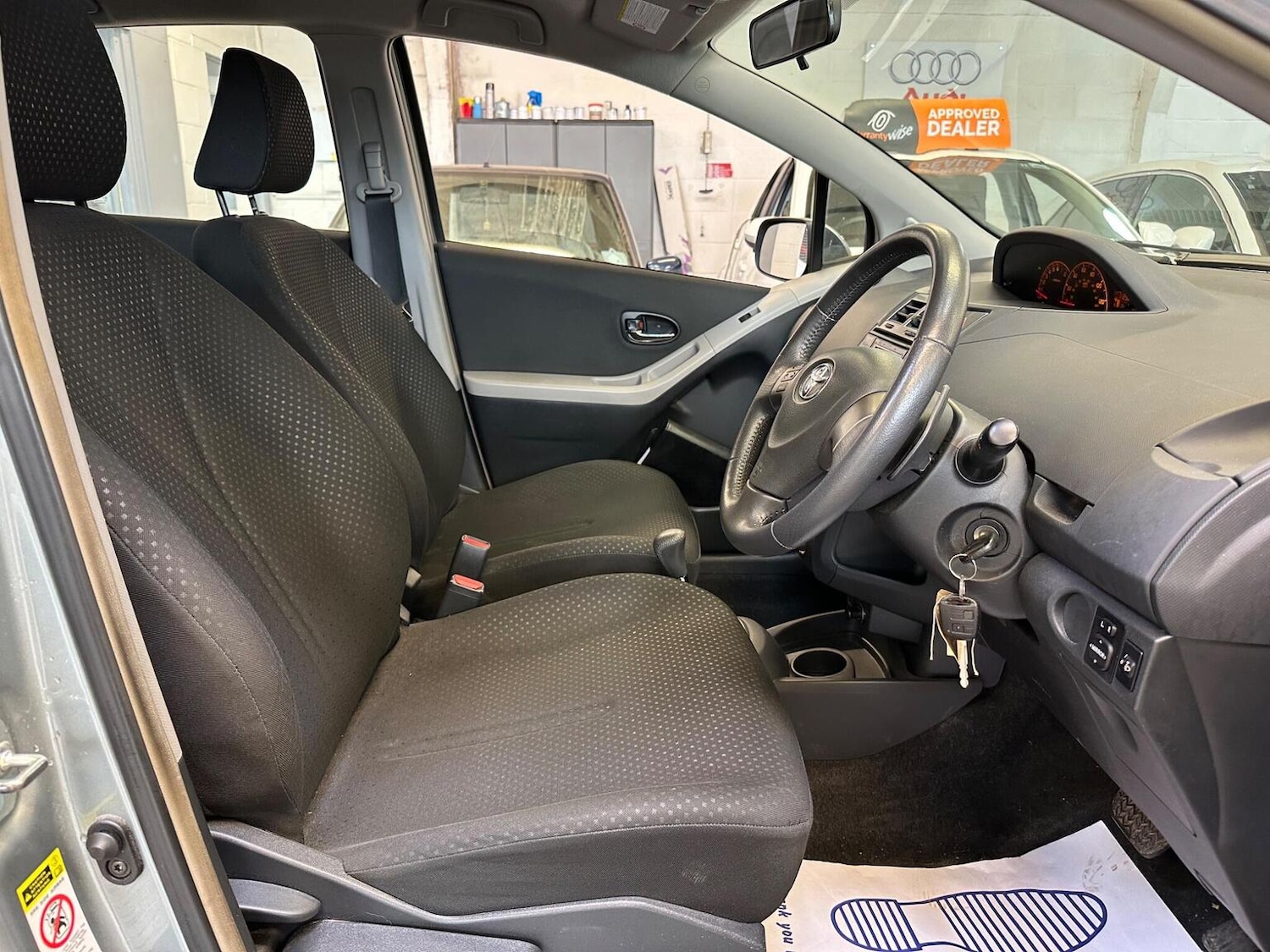 Used Toyota Yaris 2011 for sale - 77635349: Photo 10