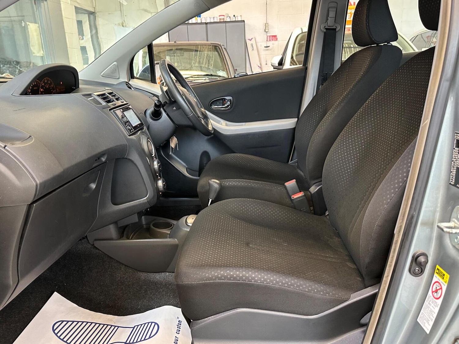 Used Toyota Yaris 2011 for sale - 77635349: Photo 12