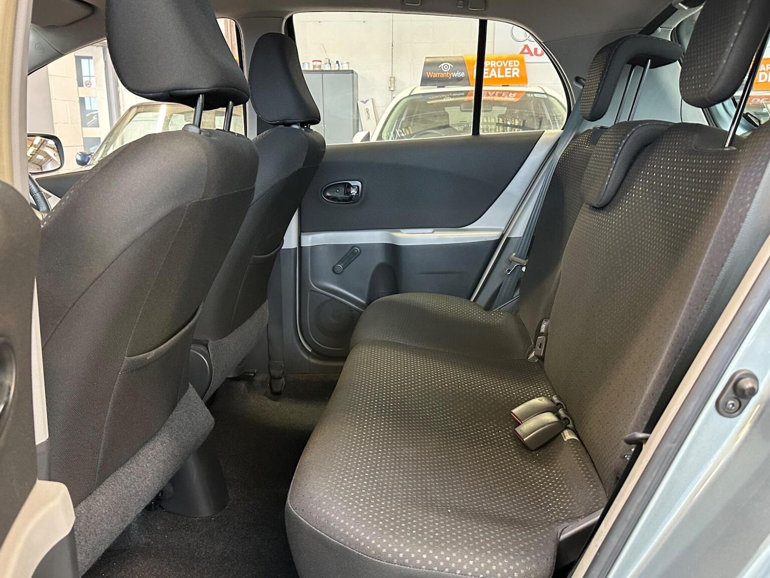 Used Toyota Yaris 2011 for sale - 77635349: Photo 37