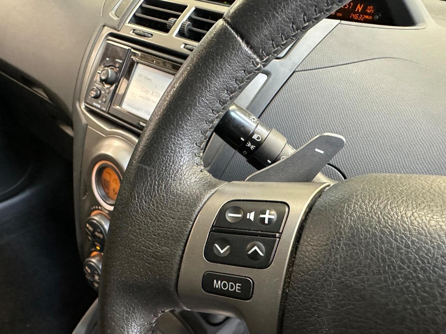 Used Toyota Yaris 2011 for sale - 77635349: Photo 41